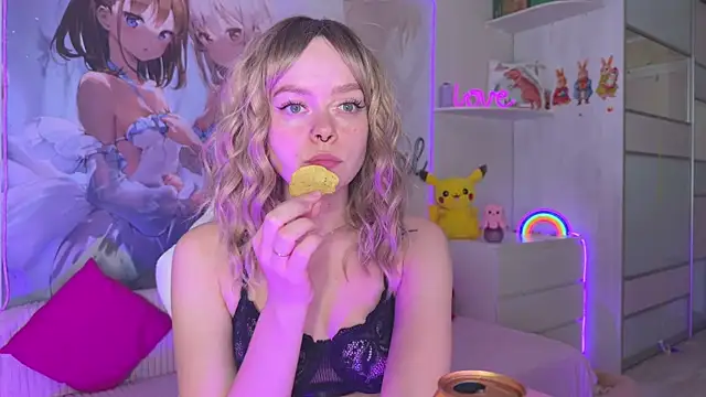 CheekySashaCharm webcam