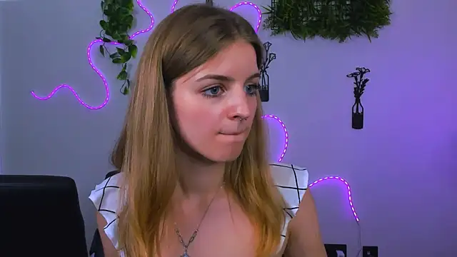 monica_xcx webcam