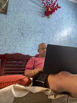Dick_6inches_Delhi webcam