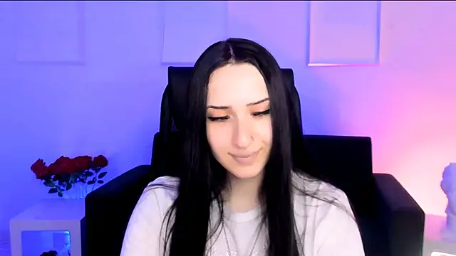 MonicaLowes webcam