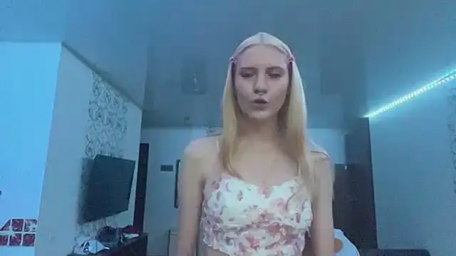 LanaLivee webcam