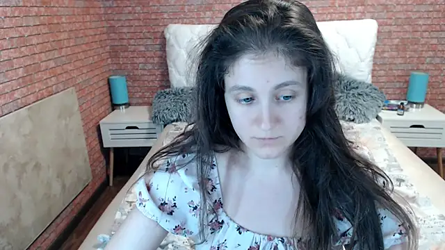 Holliy_Cooper webcam