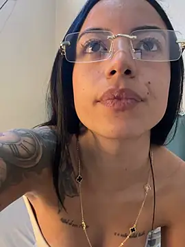 Morenaviip Live Web Cam Show