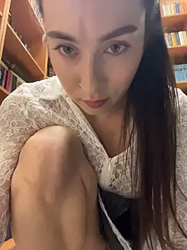 Holly_Play Live Web Cam Show