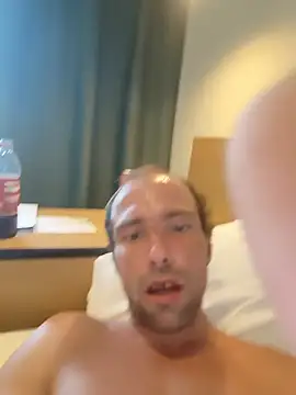 speedyvinc (M young) - Cum Naked uitside