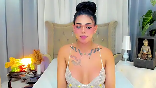 MochaliciousTransOnTop webcam