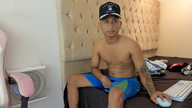 Supreme_Badboy webcam