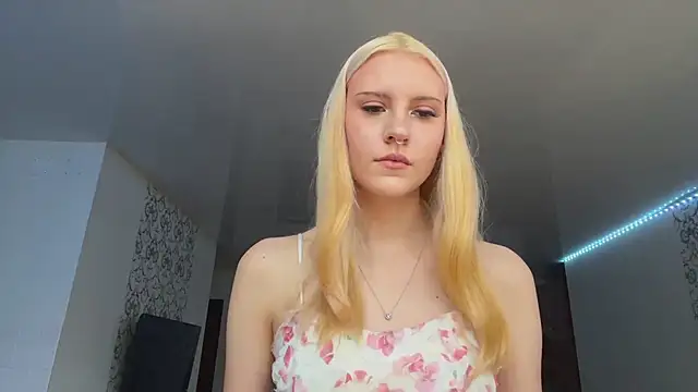 LanaLivee webcam