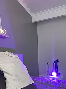 kendalmilleer (F young) - cumshot in face and tits
