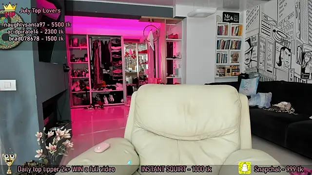 AmySuperHeroes webcam