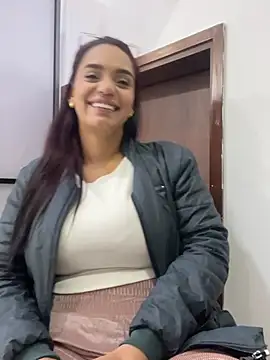 Sara-77 Live Web Cam Show