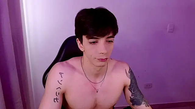 H3ll_B0I webcam