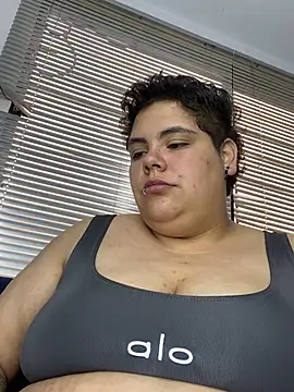 Hailey_Curvy live cam on StripChat