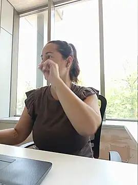 bichota85 (F milf) - Masturbación baño+ orgasmo + 4 videos
