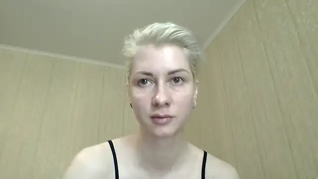 Amber_and_Blond webcam