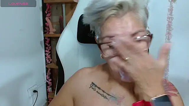 bety-cum2