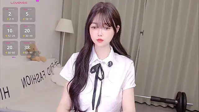 uikyy1 live cam on StripChat
