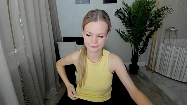 MidnighteAura live cam on StripChat