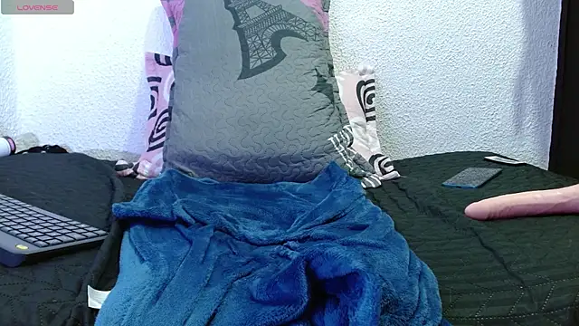 Naniis_wish live cam on StripChat
