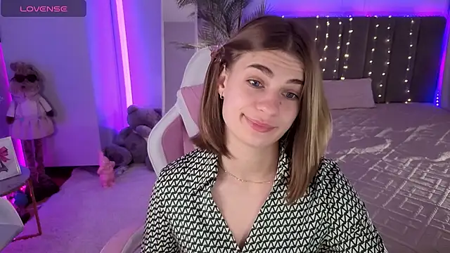 Dayana_Mood live cam on StripChat