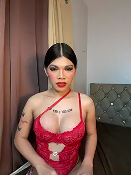 DanikaLovve webcam