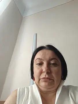 EmmaEmmy40 live cam on StripChat