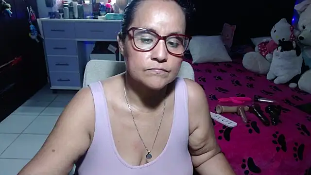 pervert_mommy_ live cam on StripChat