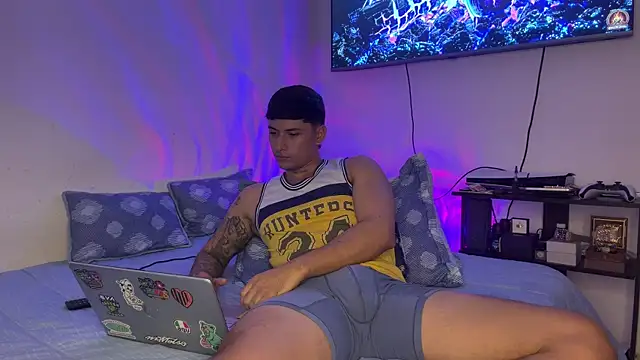 sexxxysquirterstev777 - SexxxySquirterStev777's free webcam - UK Sex Cams