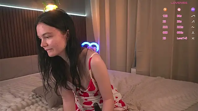 emmysmall live cam on StripChat
