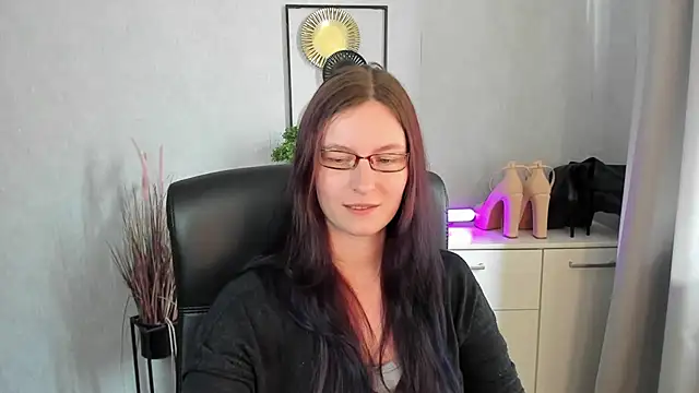 emmaxDelight live cam on StripChat