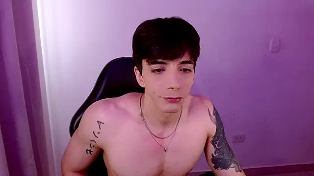H3ll_B0I webcam