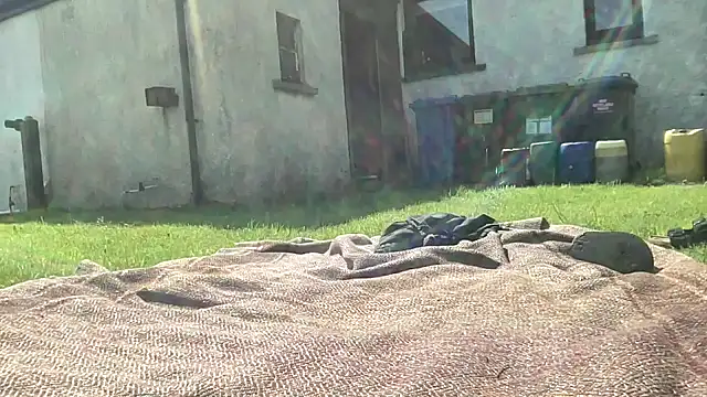 Bustyblondebabe32