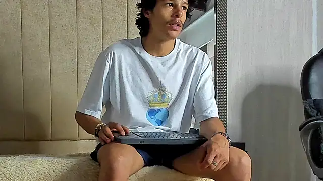 tommyhot7 webcam