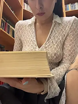 Holly_Play webcam