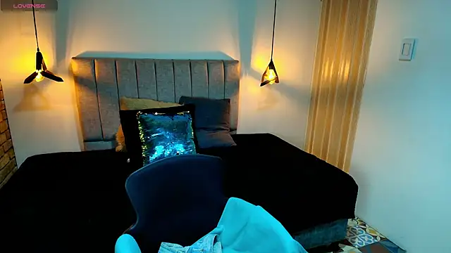 LiaCooper_ webcam
