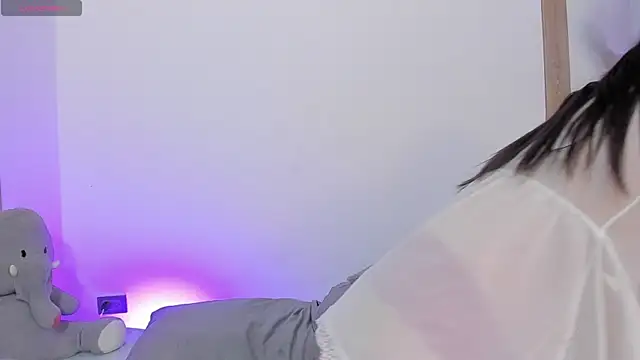 TianaGlow44 webcam