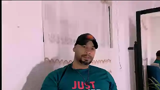 musclehetero webcam