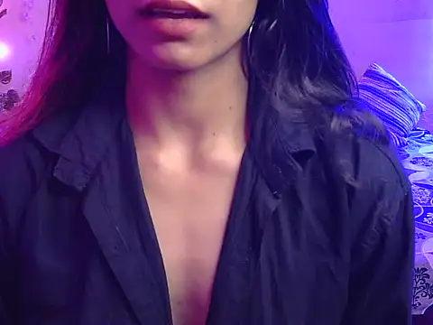 Yours-Zoya webcam