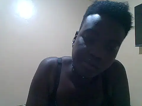 Pretty-Leaa webcam
