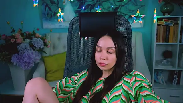 OliviaWeles webcam