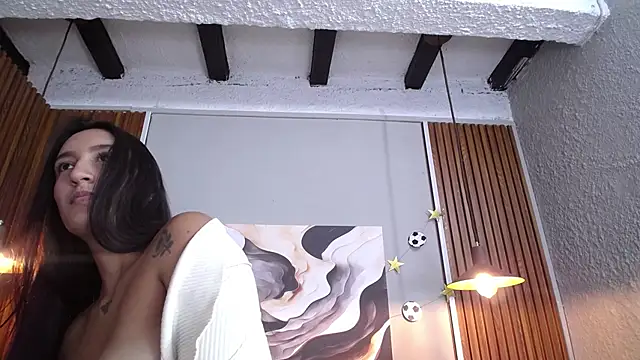 Amarantha_milk webcam