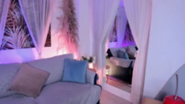 Nicolle_W webcam