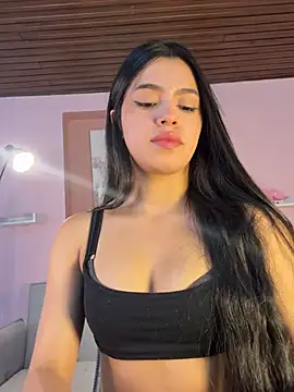 LunaMoore_Pink webcam