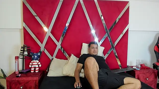 ExplosiveCouple_ht webcam