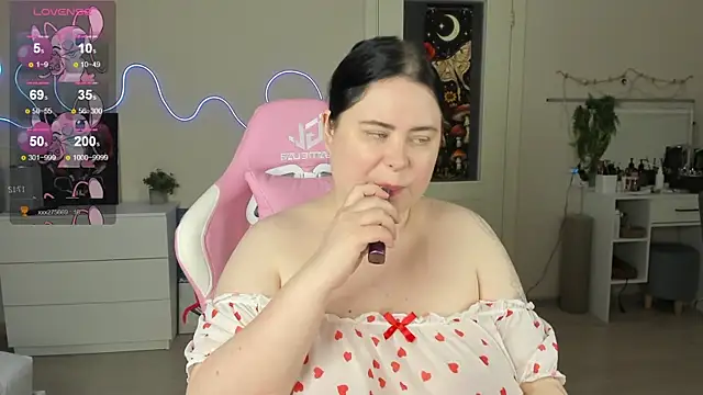 Akemi_BBW webcam