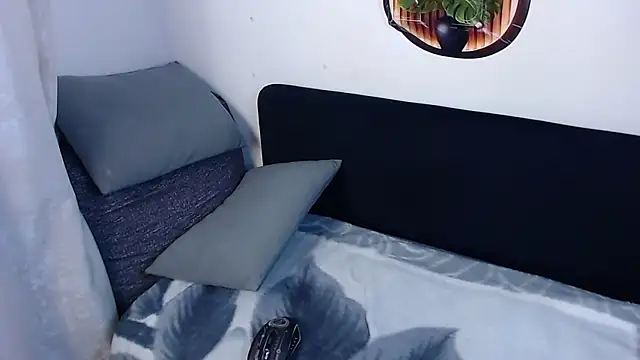miay_here_ webcam