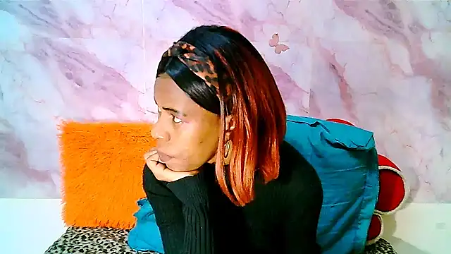 EbonySweetPeach webcam