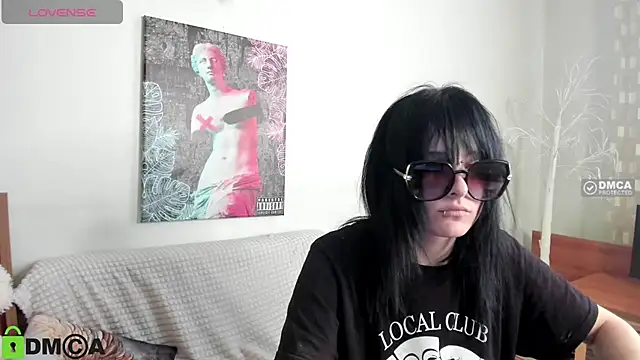 MillyMils webcam