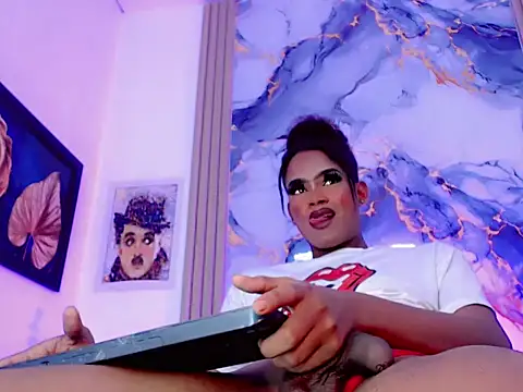 kiara_gomez__ webcam