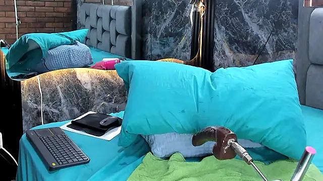 Couple_Gold69 webcam